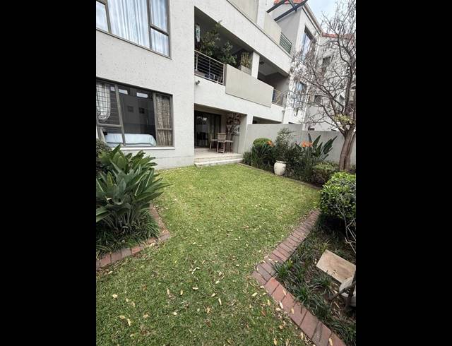2 BEDROOM APARTMENT FOR SALE IN BRYANSTON